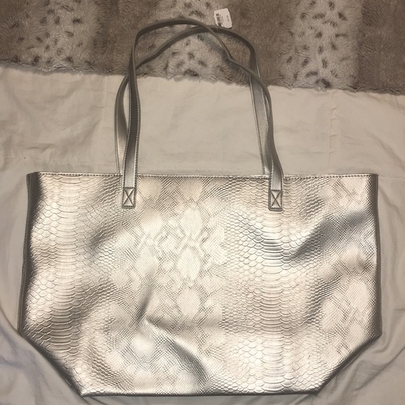 bath and body works Handbags - NWT Large Travel bag